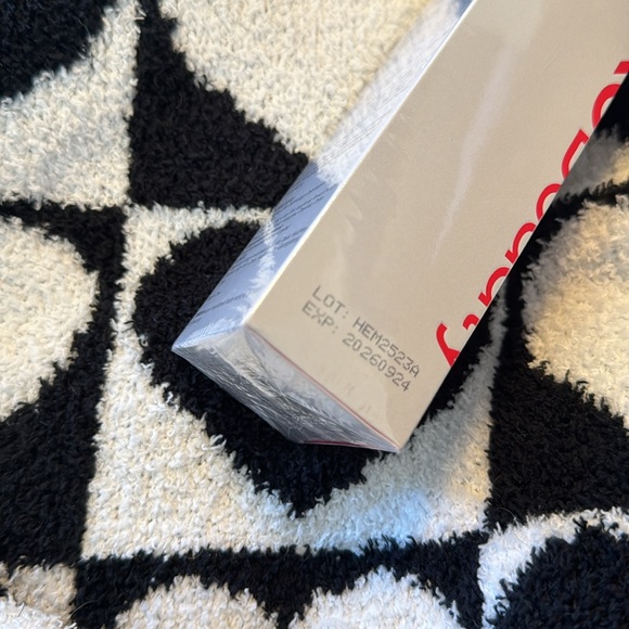 Ulike Moisturizing Body Lotion - Picture 4 of 4